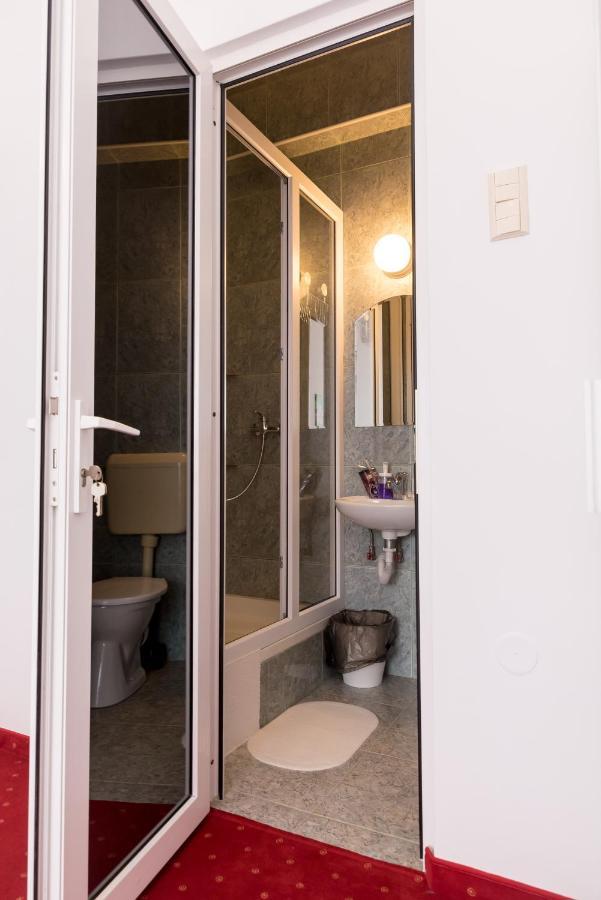 Bao Apartament & Rooms Oradea Bagian luar foto