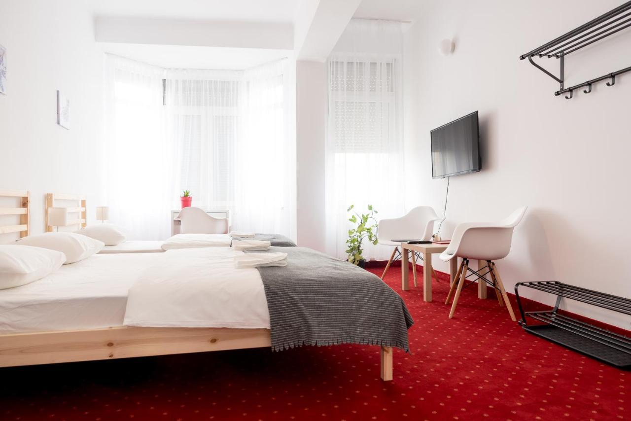 Bao Apartament & Rooms Oradea Bagian luar foto