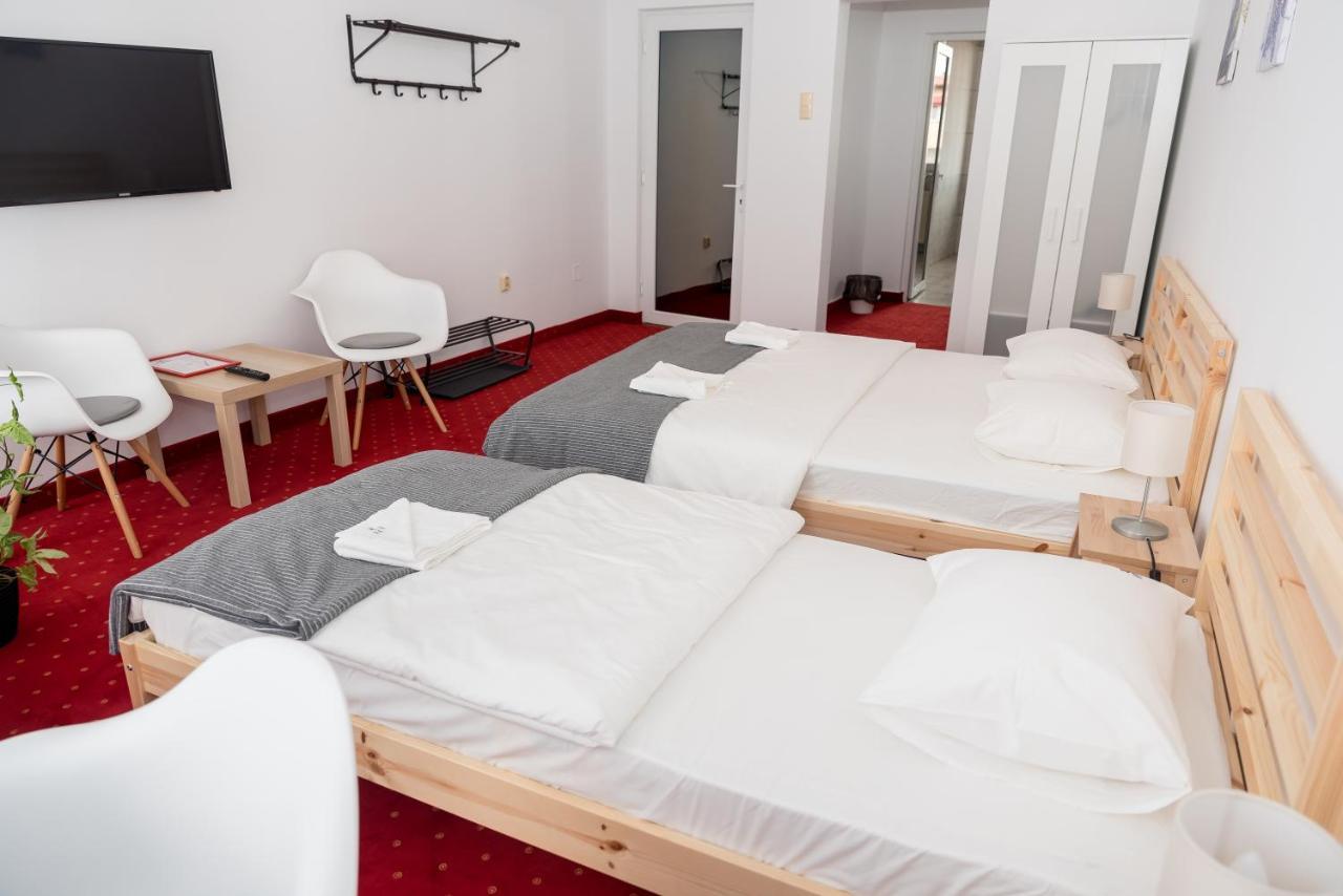 Bao Apartament & Rooms Oradea Bagian luar foto