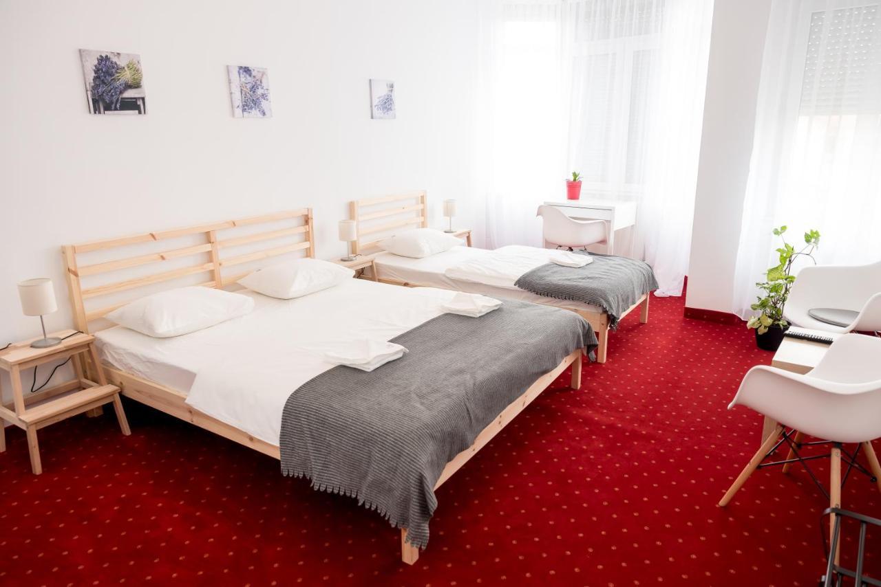 Bao Apartament & Rooms Oradea Bagian luar foto