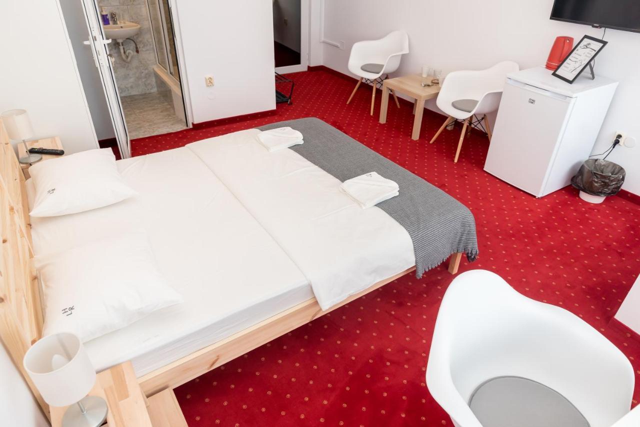 Bao Apartament & Rooms Oradea Bagian luar foto