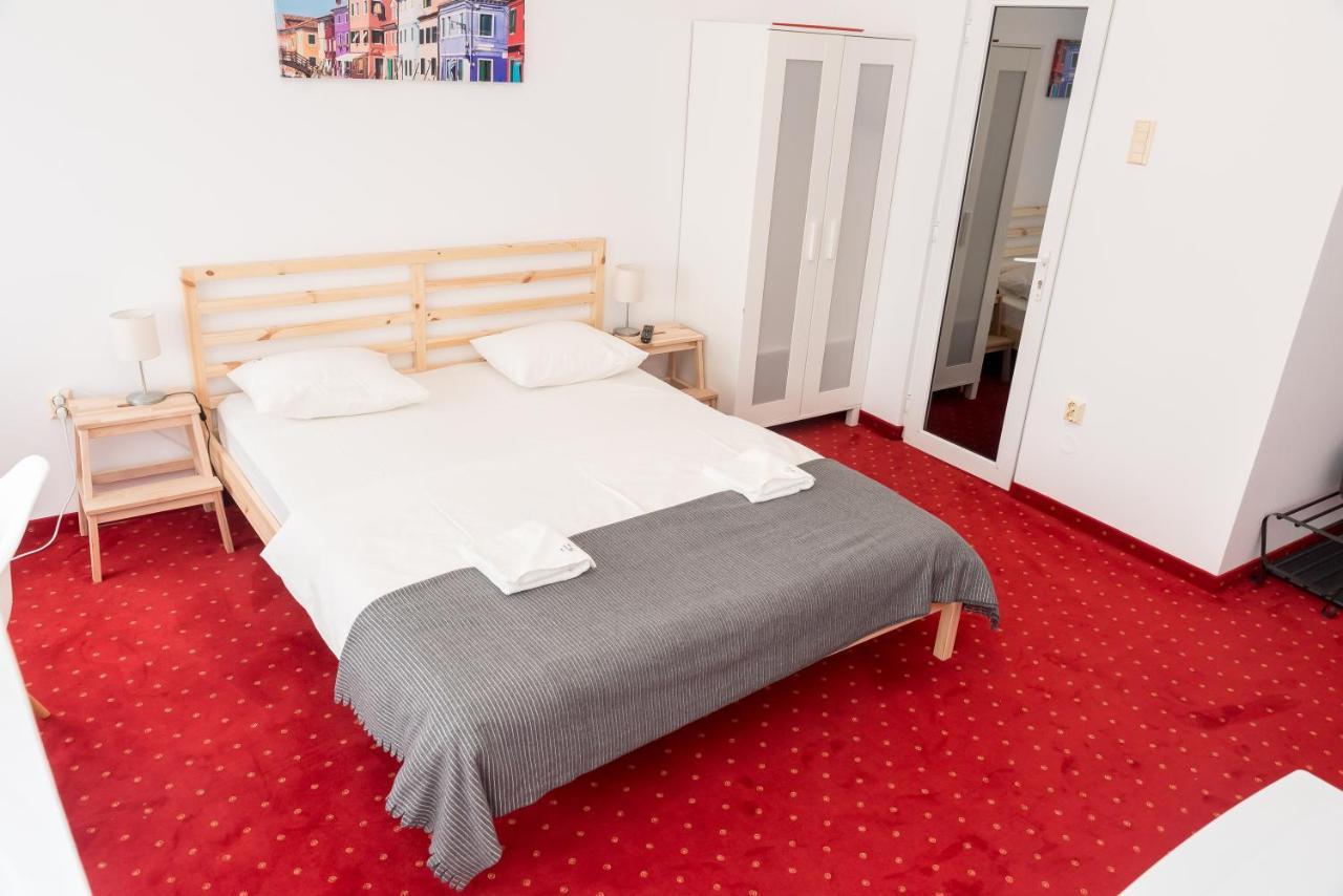 Bao Apartament & Rooms Oradea Bagian luar foto
